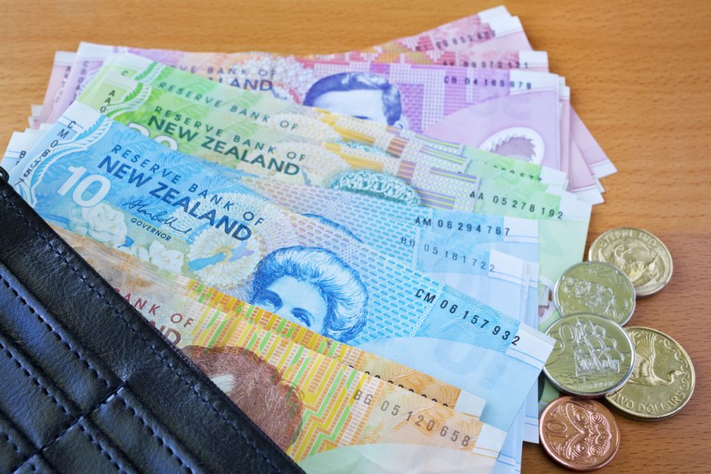 Challenger brands serve up competitive personal loans | Canstar